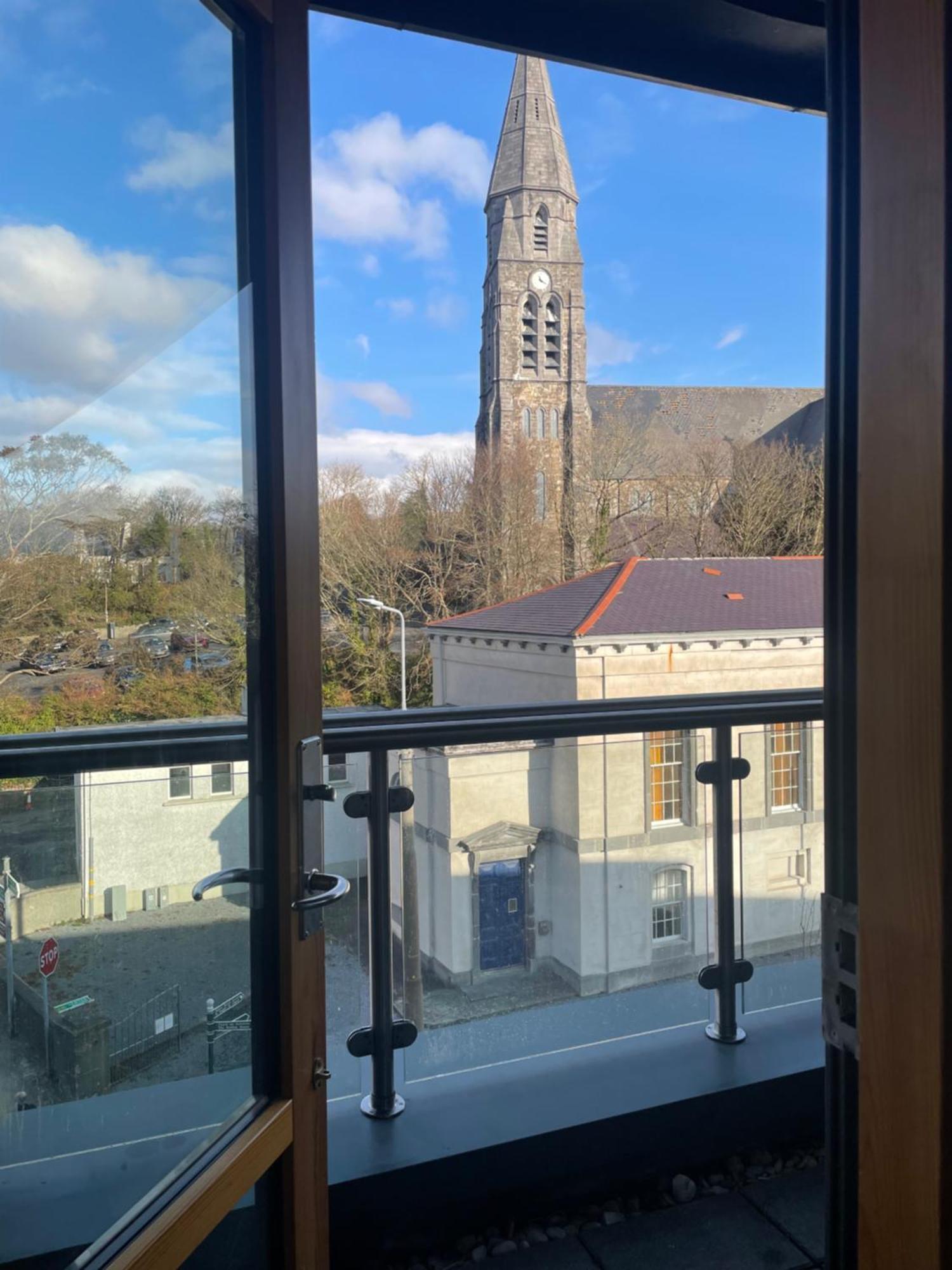 Apartamento Courthouse View Penthouse 2 Clifden Exterior foto